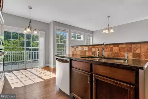 2106 Split Creek Ln, Hanover, MD 21076 photo 6
