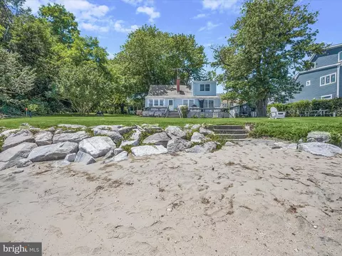 4035 Chesapeake Dr, Edgewater, MD 21037 photo 3