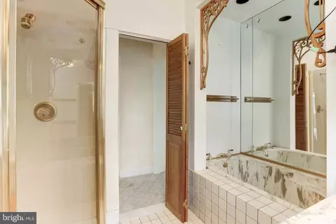 Bath - 2286 Lake Dr, Pasadena, MD 21122 photo 3 of 3