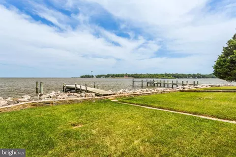 View/Area - 2286 Lake Dr, Pasadena, MD 21122 photo 4 of 6