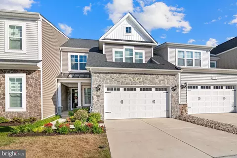 Exterior - 4010 Curled Dock Ln, Odenton, MD 21113 photo 2 of 4