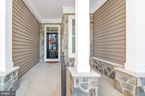 Exterior - 4010 Curled Dock Ln, Odenton, MD 21113 photo 3 of 4