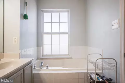 Bath - 4011 Apple Jack Ct, Pasadena, MD 21122 photo 4 of 9