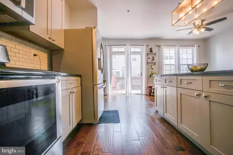 Entry Way - 4011 Apple Jack Ct, Pasadena, MD 21122 photo 5 of 10
