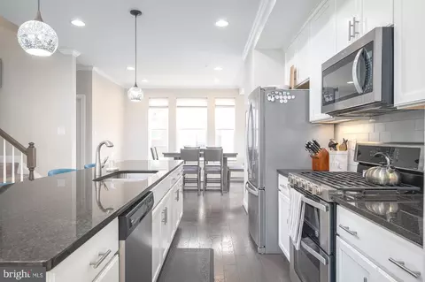 Kitchen - 604 James Walker Pl, Annapolis, MD 21401 photo 4 of 5