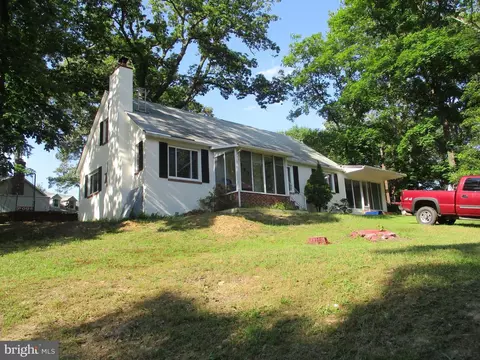 63 Riverside Dr, Severna Park, MD 21146