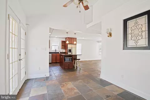 Entry Way - 3204 Riva Rd, Riva, MD 21140 photo 9 of 13