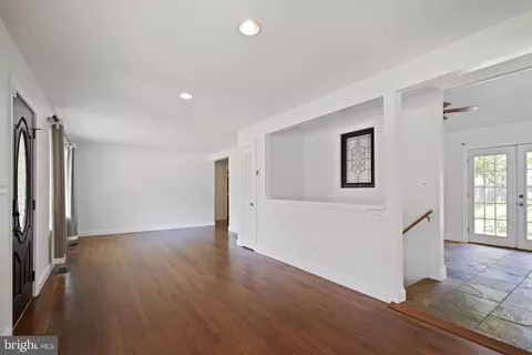 Entry Way - 3204 Riva Rd, Riva, MD 21140 photo 3 of 13