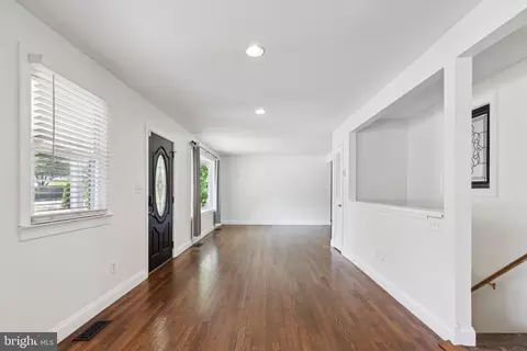 Entry Way - 3204 Riva Rd, Riva, MD 21140 photo 2 of 13