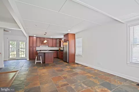 Entry Way - 3204 Riva Rd, Riva, MD 21140 photo 4 of 13