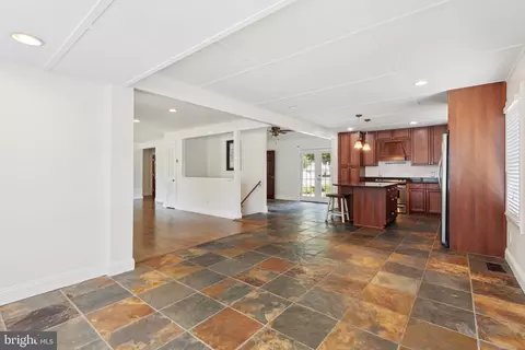 Entry Way - 3204 Riva Rd, Riva, MD 21140 photo 5 of 13