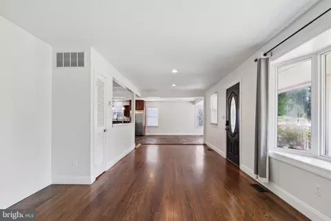 Entry Way - 3204 Riva Rd, Riva, MD 21140 photo 12 of 13