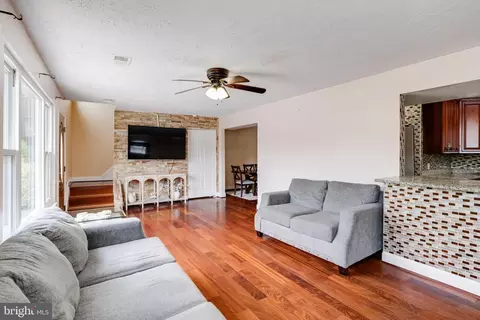 Living - 7704 Princess Pl, Pasadena, MD 21122 photo 5 of 11
