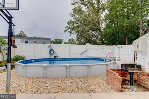 Exterior - 7704 Princess Pl, Pasadena, MD 21122 photo 9 of 10