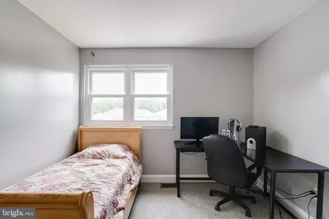 Bedroom - 7704 Princess Pl, Pasadena, MD 21122 photo 8 of 11