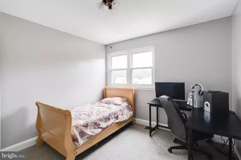 Bedroom - 7704 Princess Pl, Pasadena, MD 21122 photo 7 of 11