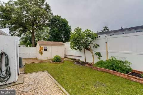 Exterior - 7704 Princess Pl, Pasadena, MD 21122 photo 6 of 10