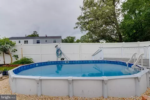Exterior - 7704 Princess Pl, Pasadena, MD 21122 photo 7 of 10