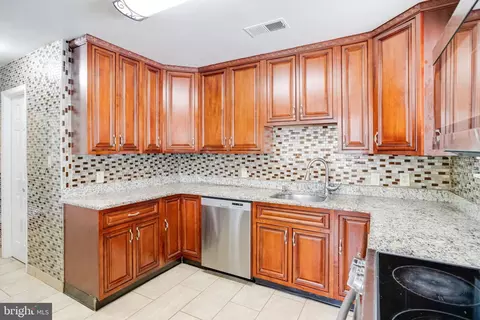 Kitchen - 7704 Princess Pl, Pasadena, MD 21122 photo 1 of 6