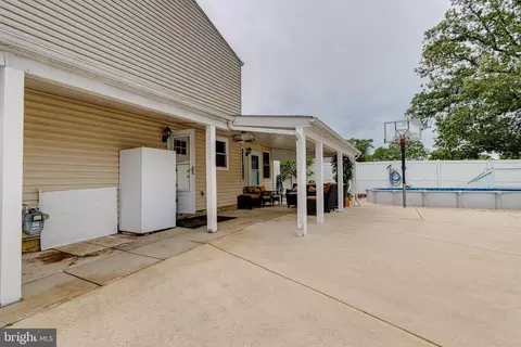 Exterior - 7704 Princess Pl, Pasadena, MD 21122 photo 10 of 10