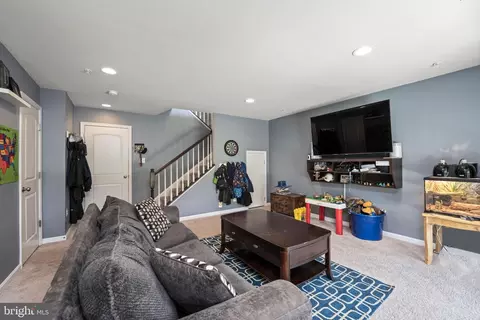 Entry Way - 341 Hersden Ln, Arnold, MD 21012 photo 3 of 6