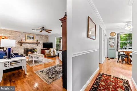 Entry Way - 2646 Shadow Cv, Annapolis, MD 21401 photo 4 of 6