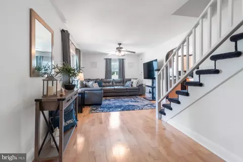 Entry Way - 5908 Lynbrook Rd, Brooklyn, MD 21225 photo 1 of 6