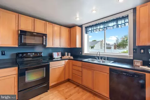 Kitchen - 5908 Lynbrook Rd, Brooklyn, MD 21225 photo 2 of 2