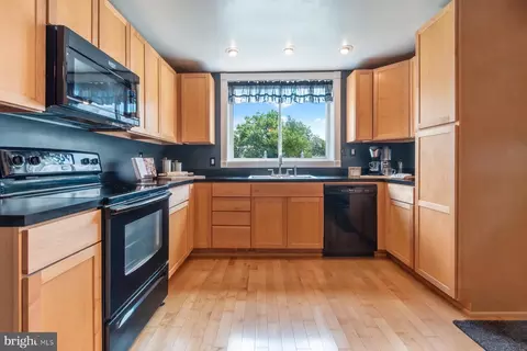 Kitchen - 5908 Lynbrook Rd, Brooklyn, MD 21225 photo 1 of 2