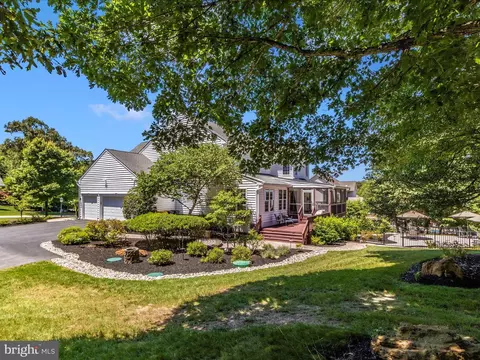 Exterior - 1637 Braid Hills Dr, Pasadena, MD 21122 photo 4 of 20