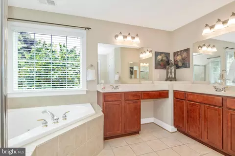 Bath - 1637 Braid Hills Dr, Pasadena, MD 21122 photo 2 of 4