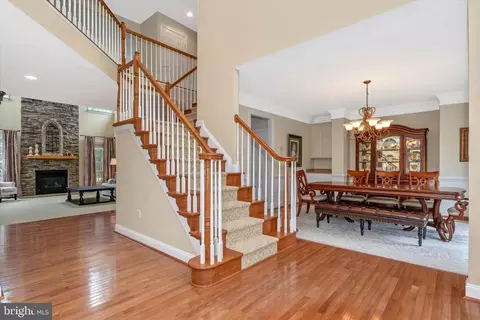Entry Way - 1637 Braid Hills Dr, Pasadena, MD 21122 photo 3 of 6