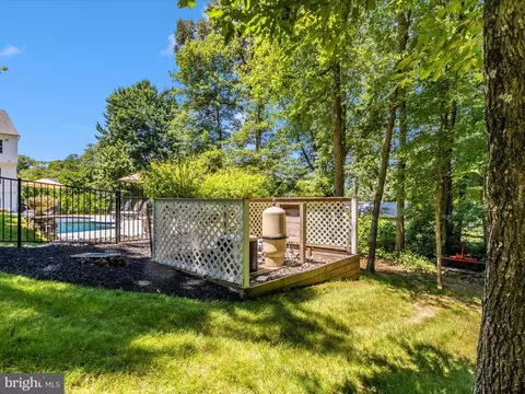 Exterior - 1637 Braid Hills Dr, Pasadena, MD 21122 photo 8 of 20