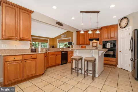 Kitchen - 1637 Braid Hills Dr, Pasadena, MD 21122 photo 3 of 4