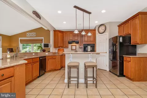 Kitchen - 1637 Braid Hills Dr, Pasadena, MD 21122 photo 2 of 4