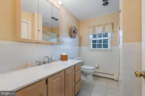 Bath - 1037 Placid Ct, Arnold, MD 21012 photo 4 of 5