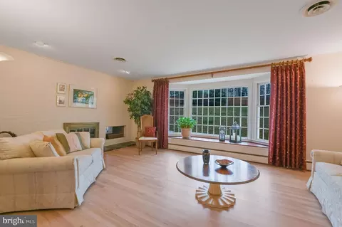 Living - 1037 Placid Ct, Arnold, MD 21012 photo 3 of 4