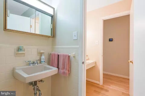 Bath - 1037 Placid Ct, Arnold, MD 21012 photo 3 of 5