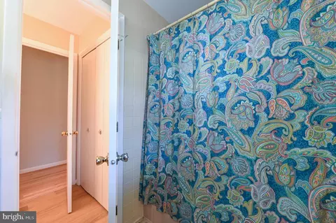 Bath - 1037 Placid Ct, Arnold, MD 21012 photo 5 of 5