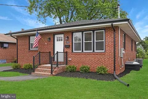 Exterior - 173 Meadow Rd, Pasadena, MD 21122 photo 1 of 5