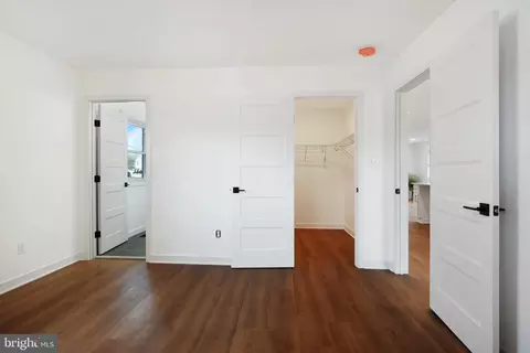 Entry Way - 173 Meadow Rd, Pasadena, MD 21122 photo 6 of 9