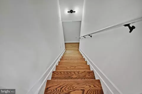 Entry Way - 173 Meadow Rd, Pasadena, MD 21122 photo 8 of 9