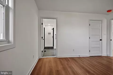 Entry Way - 173 Meadow Rd, Pasadena, MD 21122 photo 7 of 9