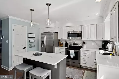 1607 Heather Pl, Crofton, MD 21114 photo 8