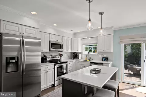 1607 Heather Pl, Crofton, MD 21114 photo 9