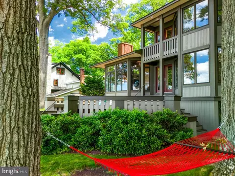 Exterior - 2930 Edgewater Dr, Edgewater, MD 21037 photo 5 of 26