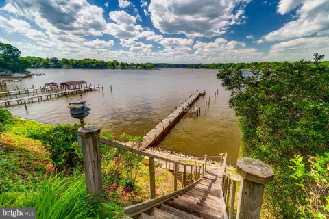 View/Area - 2930 Edgewater Dr, Edgewater, MD 21037 photo 4 of 12