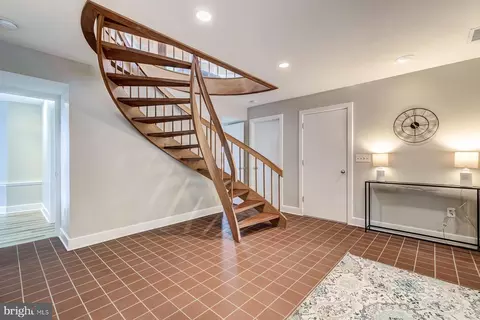 Entry Way - 2930 Edgewater Dr, Edgewater, MD 21037 photo 3 of 14
