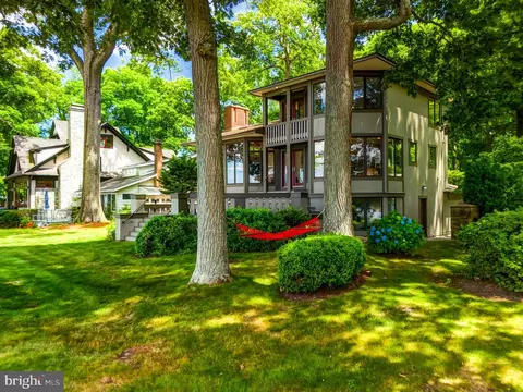 Exterior - 2930 Edgewater Dr, Edgewater, MD 21037 photo 7 of 26