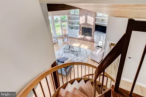 Entry Way - 2930 Edgewater Dr, Edgewater, MD 21037 photo 10 of 14